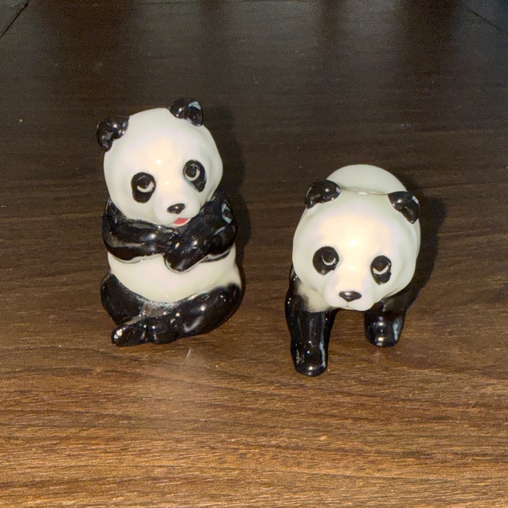 Adorable Ceramic Panda Salt and Pepper Shakers - Black & White